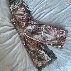 Medium Under Armour Camo Pants
